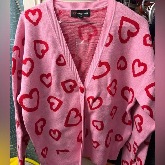 Valentines sweater - Picture 1 of 3
